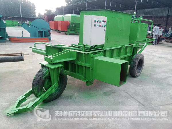 移動(dòng)秸稈打包機.jpg