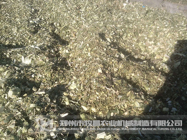 秸稈鍘草機效果圖.jpg