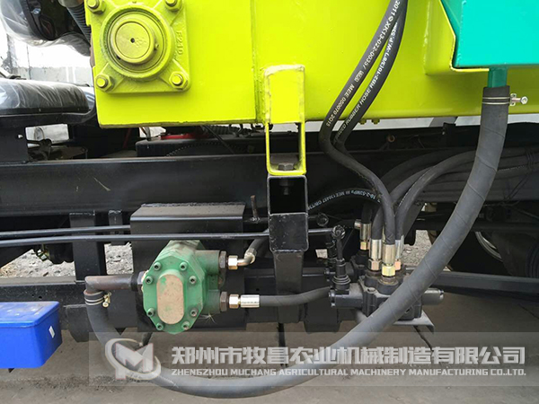 移動(dòng)撒料車細(xì)節(jié).jpg