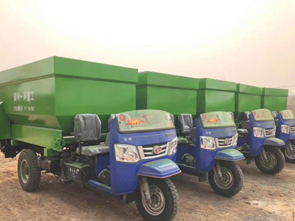 柴油撒料車1.png